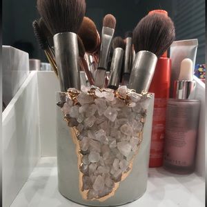Rose quarts crystal make up brush holder